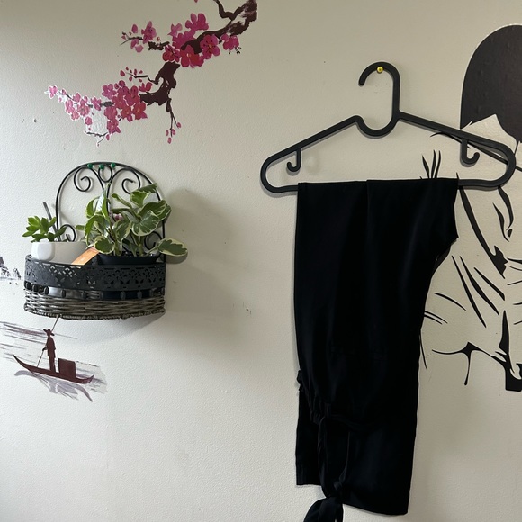 Black Elegant Dynamite Pants - Picture 14 of 15